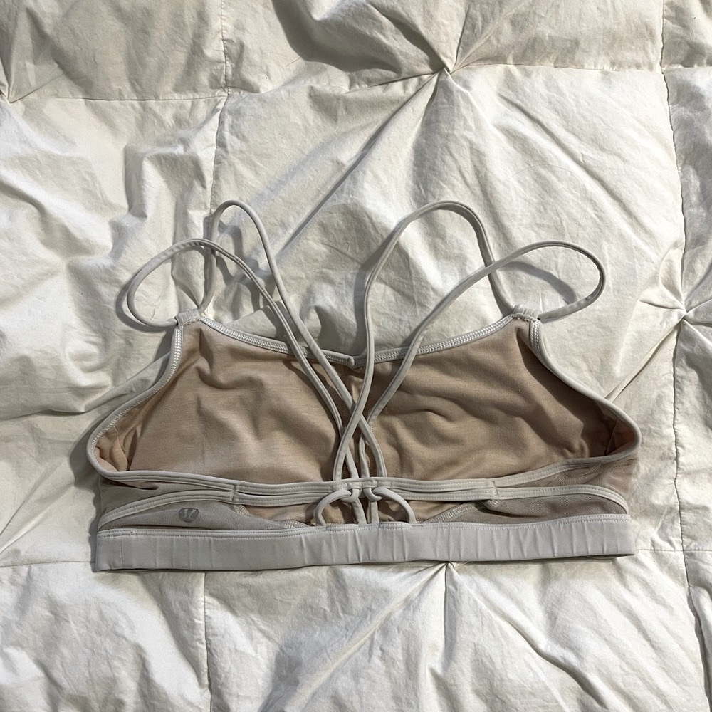lululemon Make a Move bra in white - Picture 4 of 4